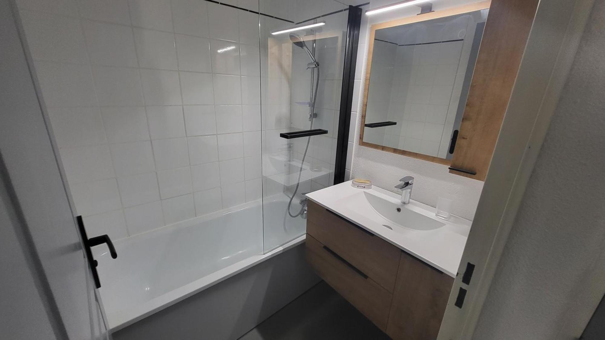 Appartement 4 A 6 Personnes - Chalets D'Aurouze - La Joue Du Loup Ле-Деволюи Экстерьер фото