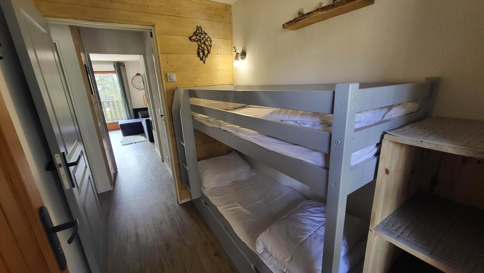 Appartement 4 A 6 Personnes - Chalets D'Aurouze - La Joue Du Loup Ле-Деволюи Экстерьер фото